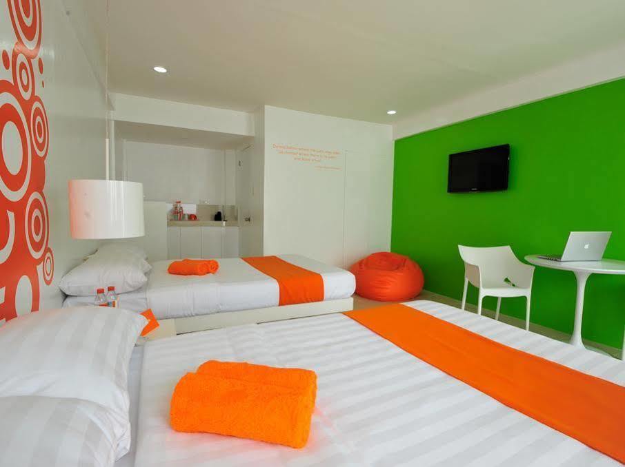 Islands Stay Hotels - Uptown Cebu Bagian luar foto