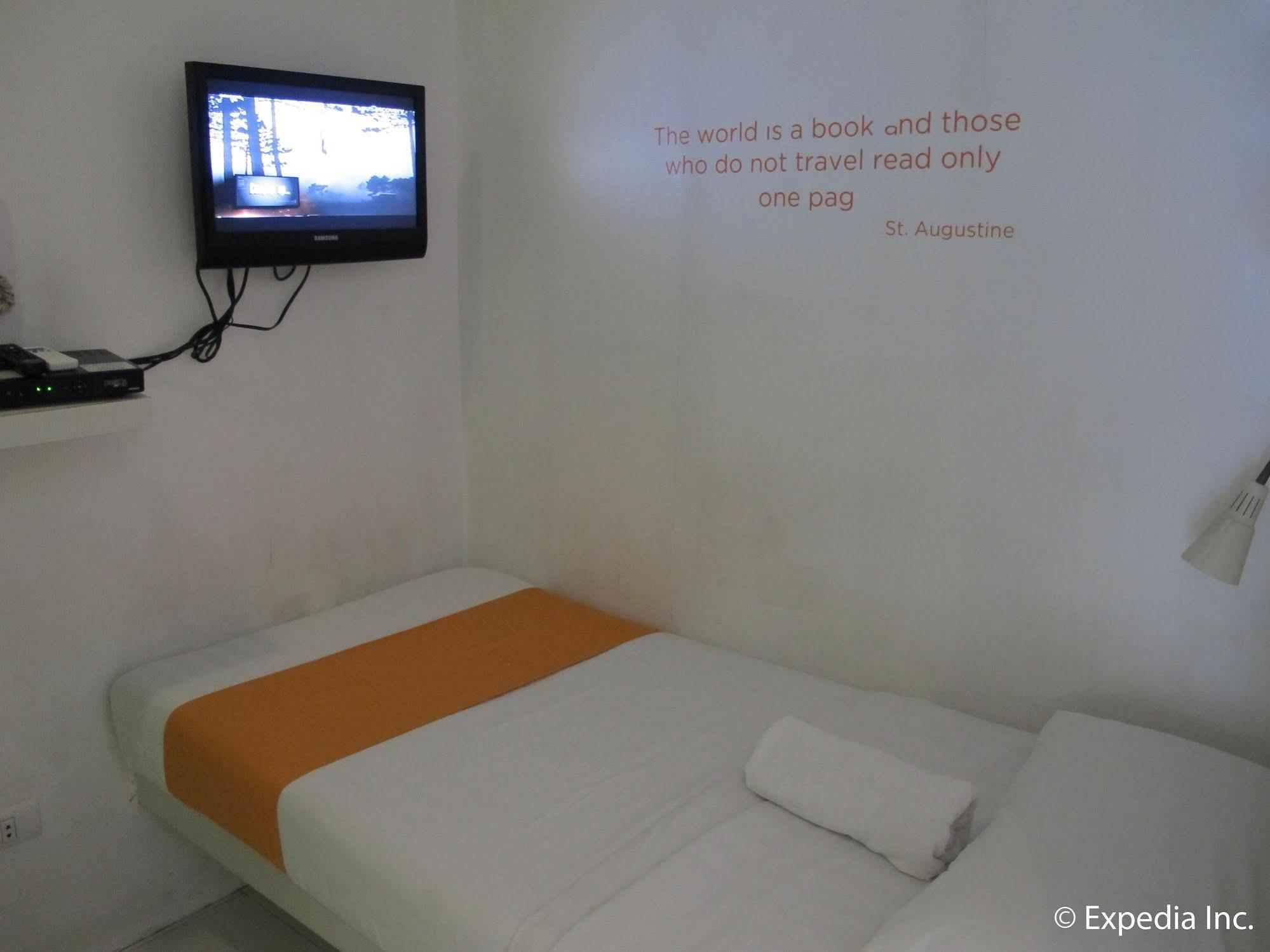 Islands Stay Hotels - Uptown Cebu Bagian luar foto