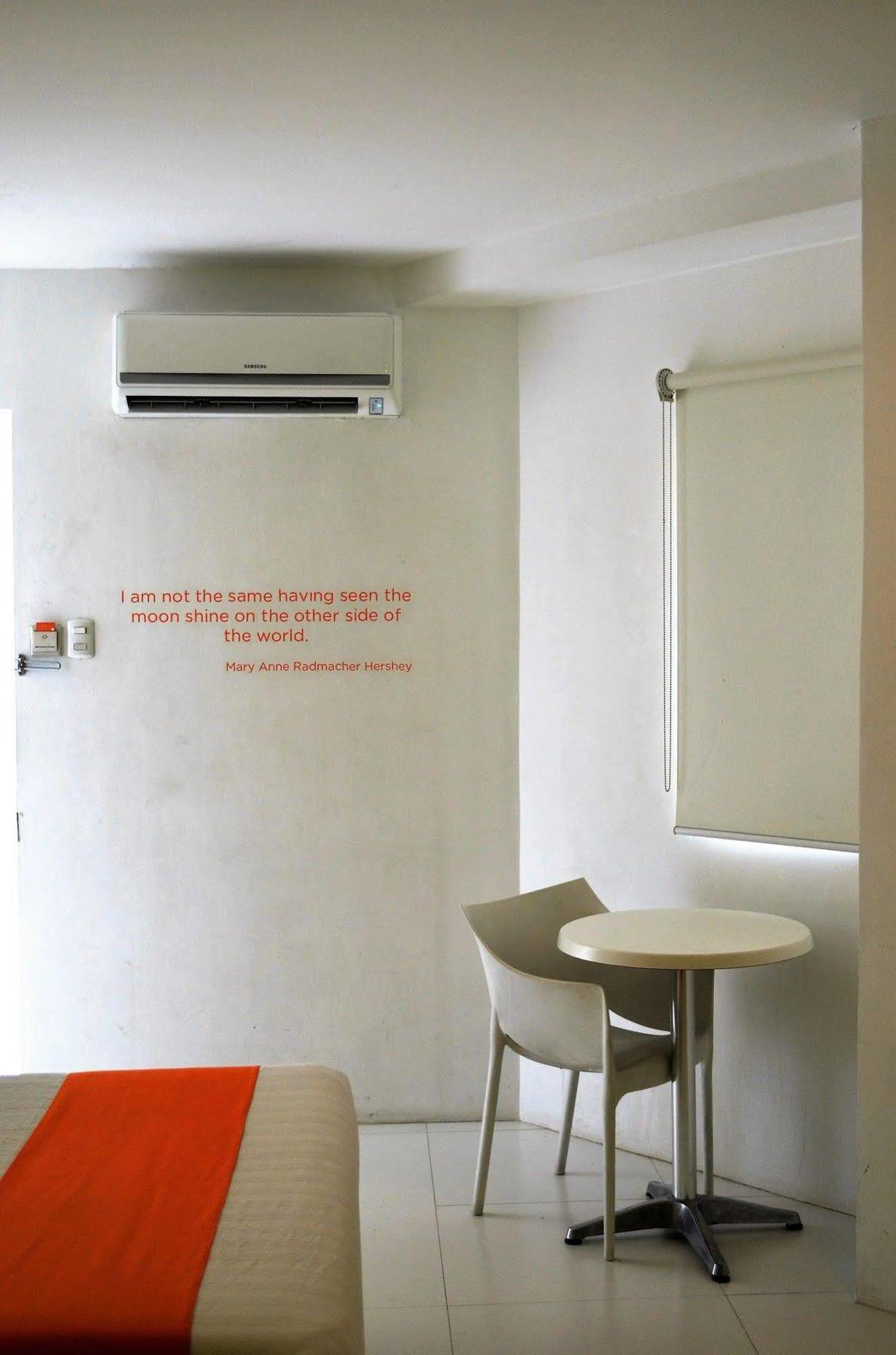Islands Stay Hotels - Uptown Cebu Bagian luar foto
