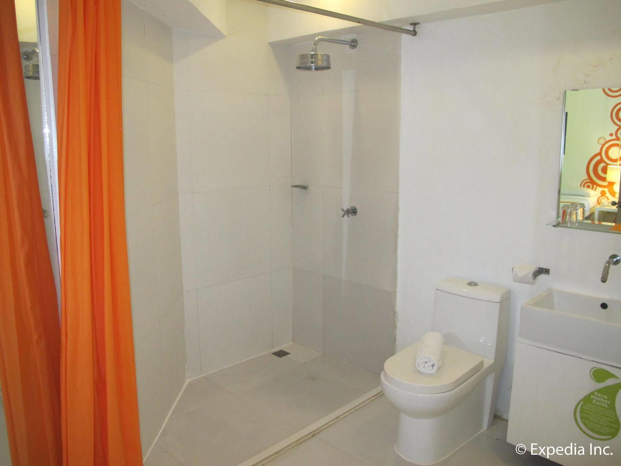 Islands Stay Hotels - Uptown Cebu Bagian luar foto