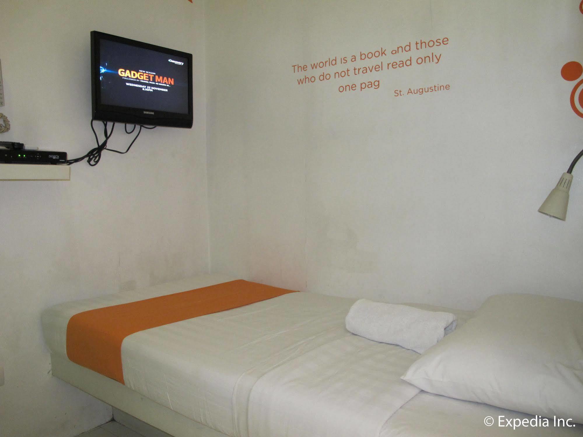 Islands Stay Hotels - Uptown Cebu Bagian luar foto